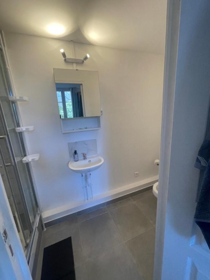 Petits Tout Equipees Gare Apartment